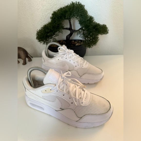 Nike ❤️🔥✨🤩White Athletic Sneakers - Picture 1 of 5